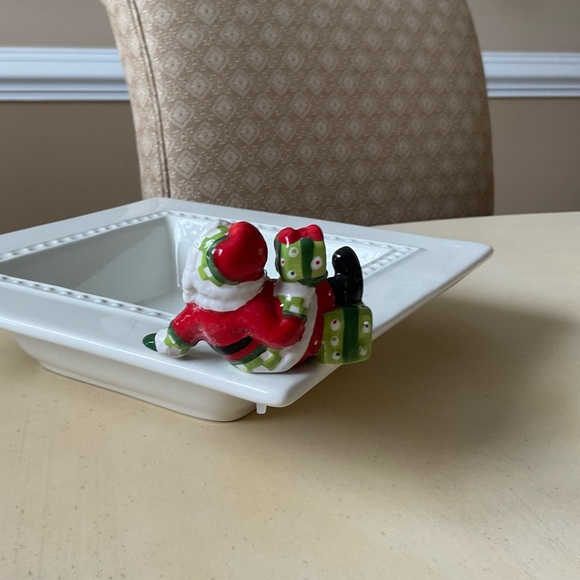 Christmas Santa With Gifts Platter Decoration- Reclining 🎁 - Picture 3 of 6